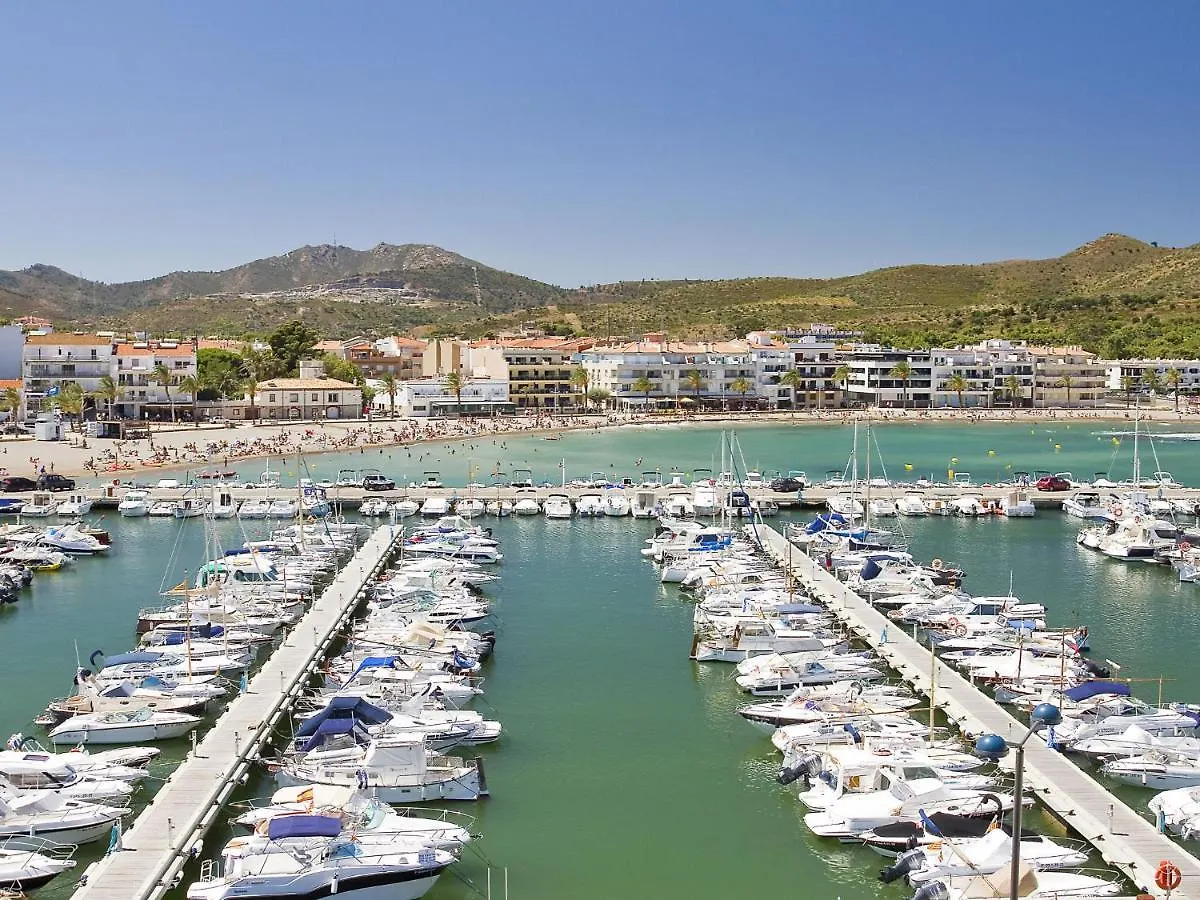 Apartment Maritim II Llanca Spain